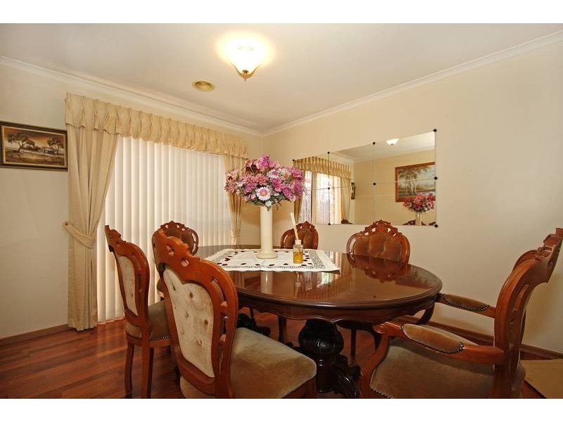 11 Brady Close, Lynbrook VIC 3975