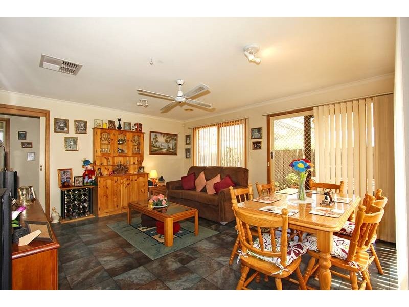 11 Brady Close, Lynbrook VIC 3975