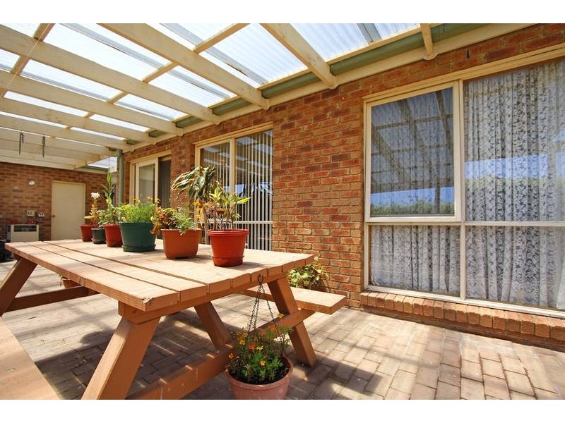 11 Brady Close, Lynbrook VIC 3975