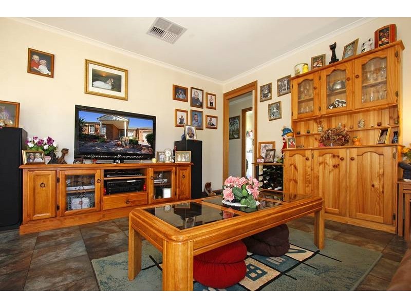 11 Brady Close, Lynbrook VIC 3975