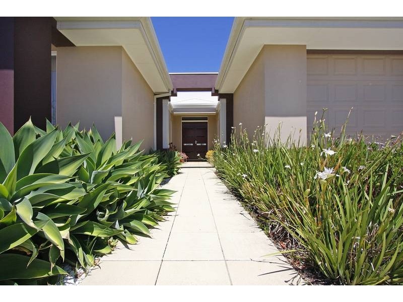 7 Cedarwood Crescent, Berwick VIC 3806