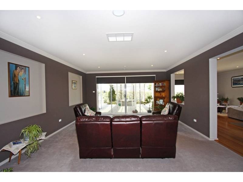 7 Cedarwood Crescent, Berwick VIC 3806