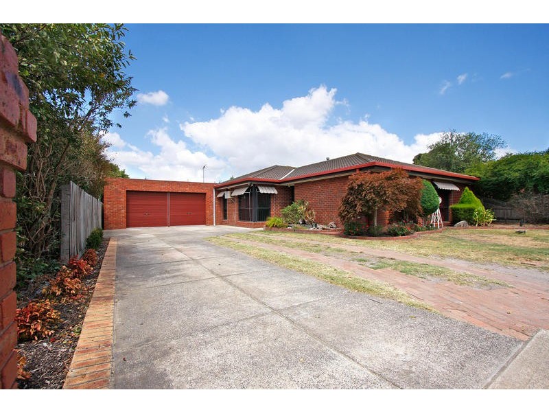 8 The Spur, Hampton Park VIC 3976