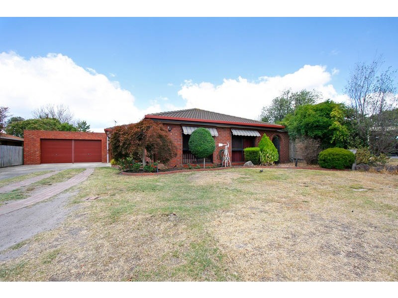 8 The Spur, Hampton Park VIC 3976