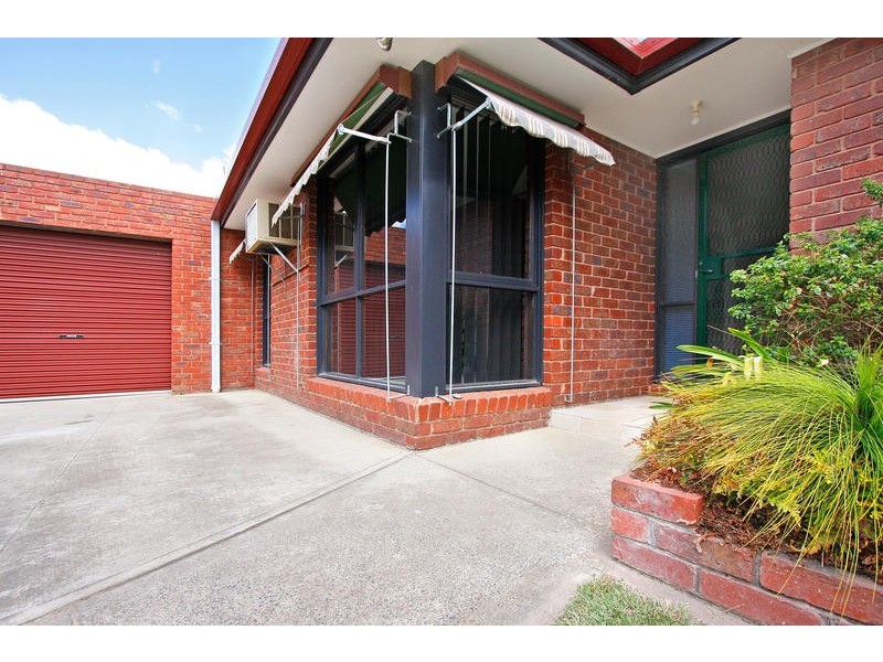 8 The Spur, Hampton Park VIC 3976