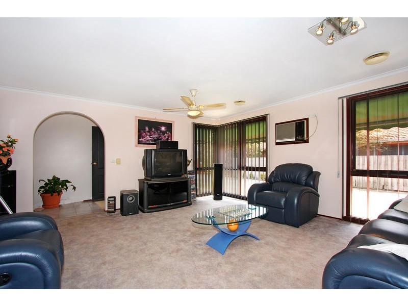 8 The Spur, Hampton Park VIC 3976