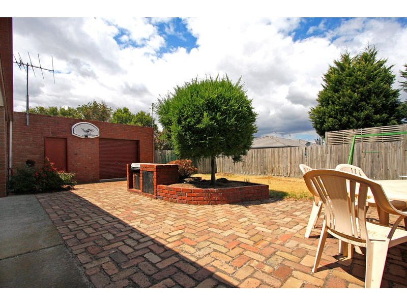 8 The Spur, Hampton Park VIC 3976