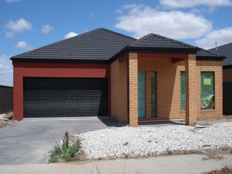 305 Paxton Link, Pakenham VIC 3810