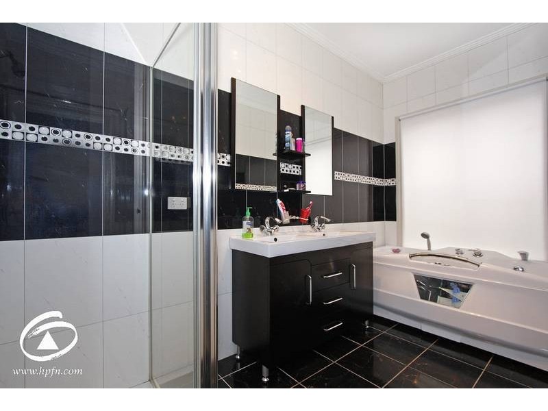 6 Speranza Place, Lynbrook VIC 3975