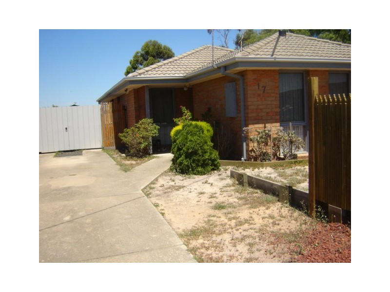 17 Michelle Drive, Hampton Park VIC 3976