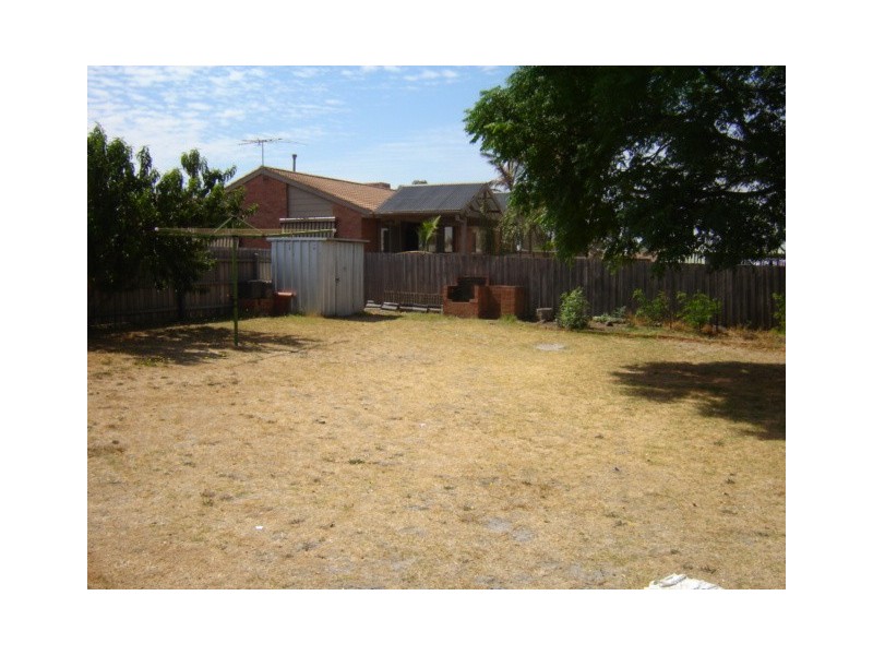 26 Pinnacle Way, Hampton Park VIC 3976