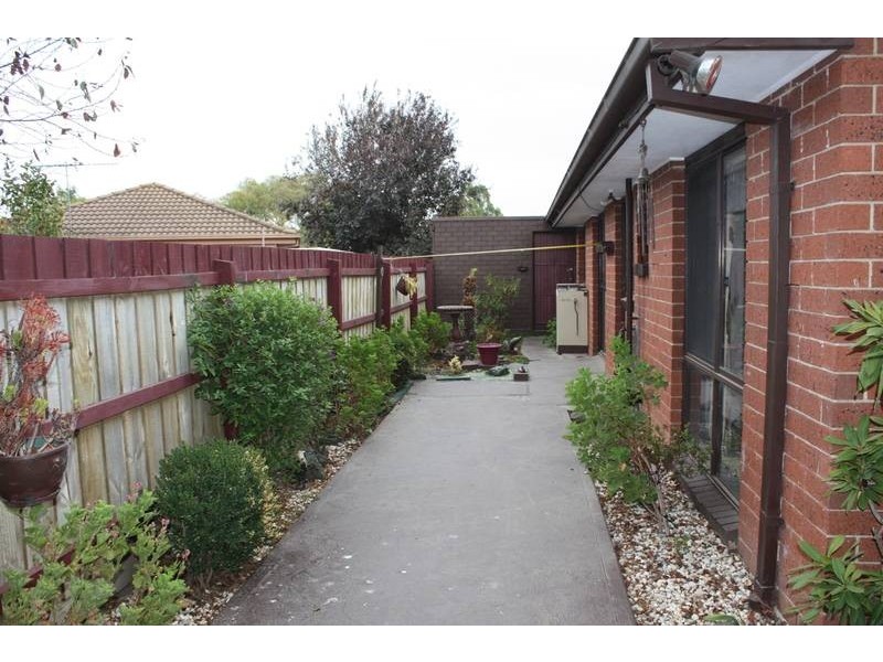 3/2 Tania Court, Pakenham VIC 3810