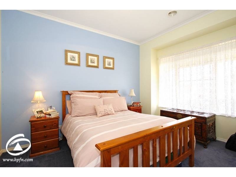 16 Harford Close, Lynbrook VIC 3975