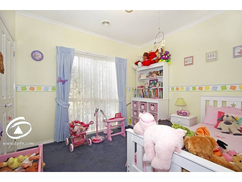 16 Harford Close, Lynbrook VIC 3975