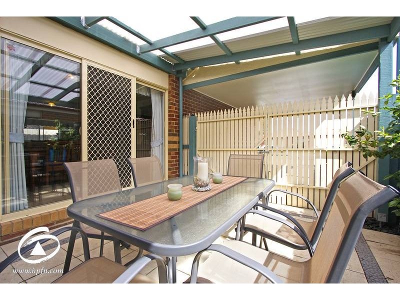 16 Harford Close, Lynbrook VIC 3975