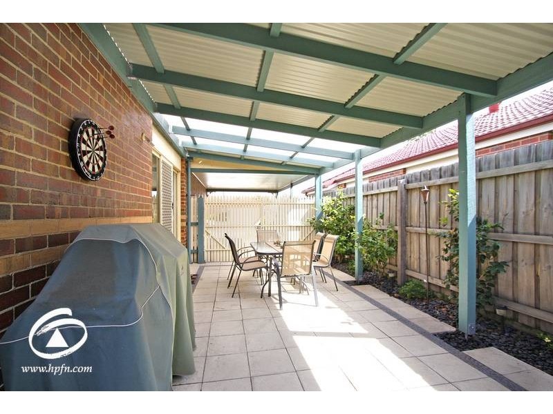 16 Harford Close, Lynbrook VIC 3975