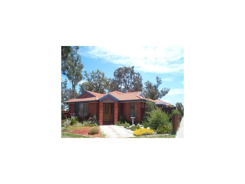 1 The Close, Hampton Park VIC 3976