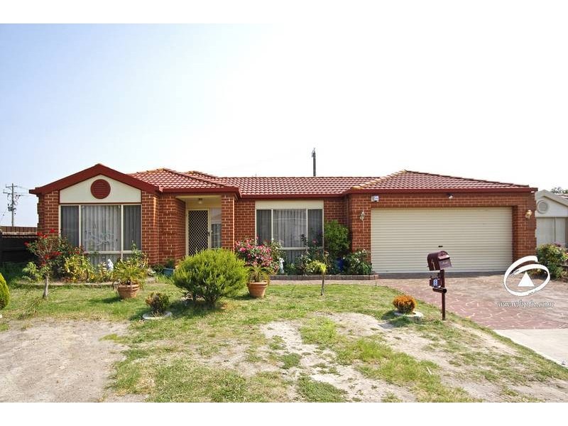 8 The Retreat, Hampton Park VIC 3976