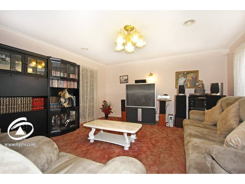 8 The Retreat, Hampton Park VIC 3976