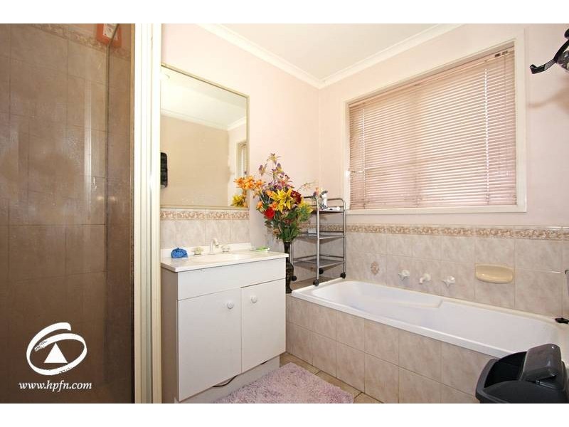 8 The Retreat, Hampton Park VIC 3976