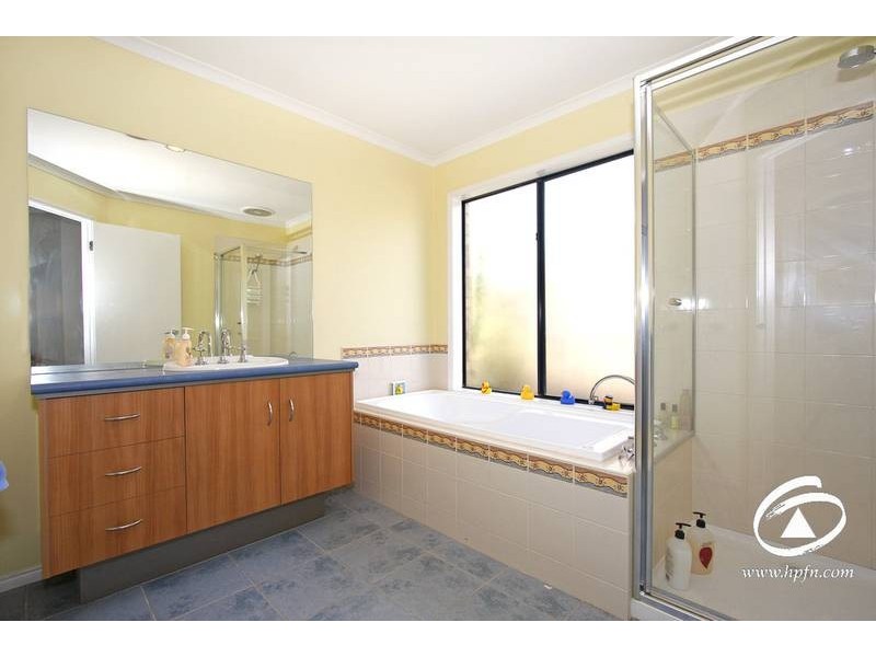 6 Keystone Court, Lynbrook VIC 3975