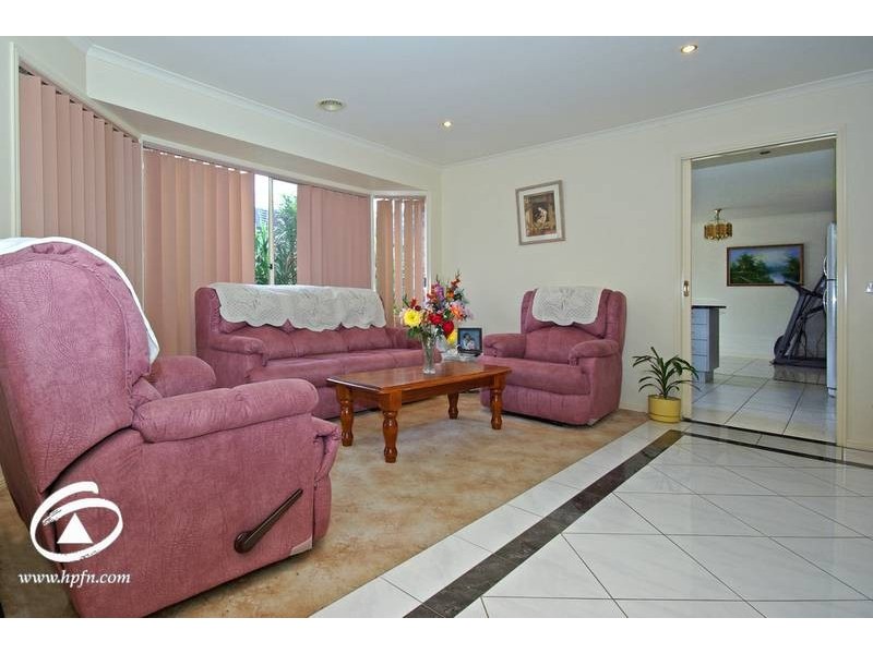 28 Scarborough Dve, Narre Warren South VIC 3805