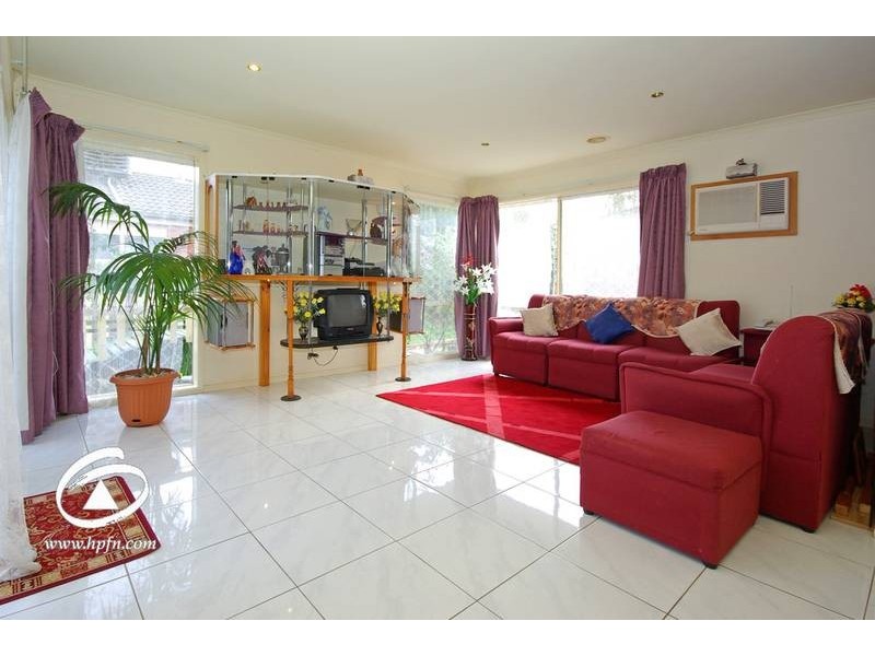 28 Scarborough Dve, Narre Warren South VIC 3805