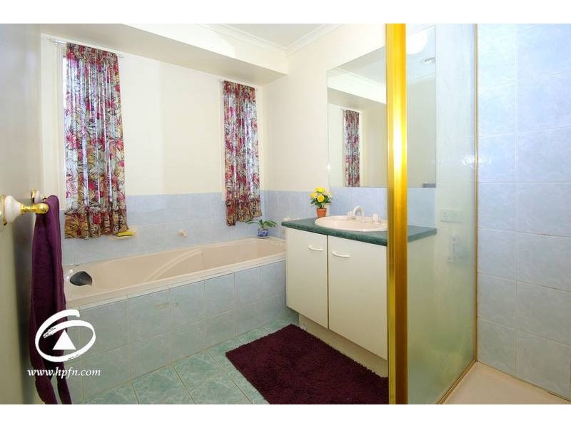 28 Scarborough Dve, Narre Warren South VIC 3805