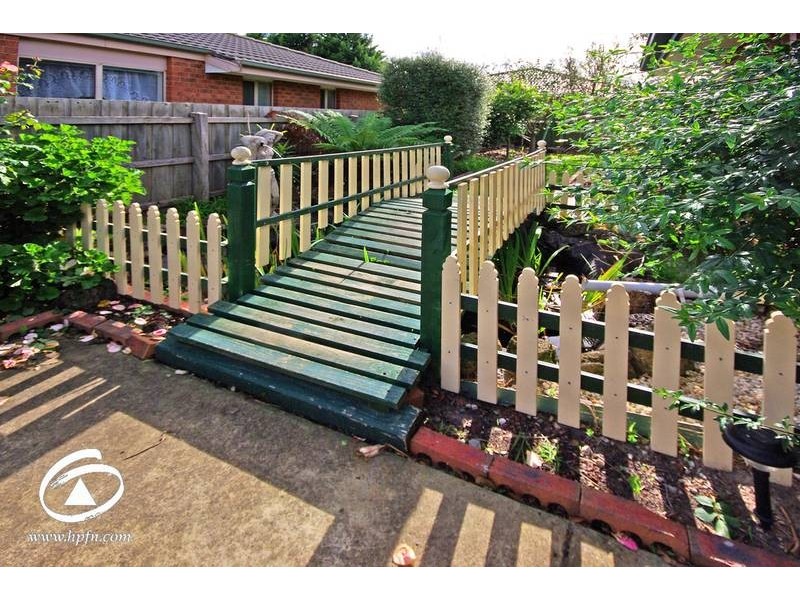 28 Scarborough Dve, Narre Warren South VIC 3805