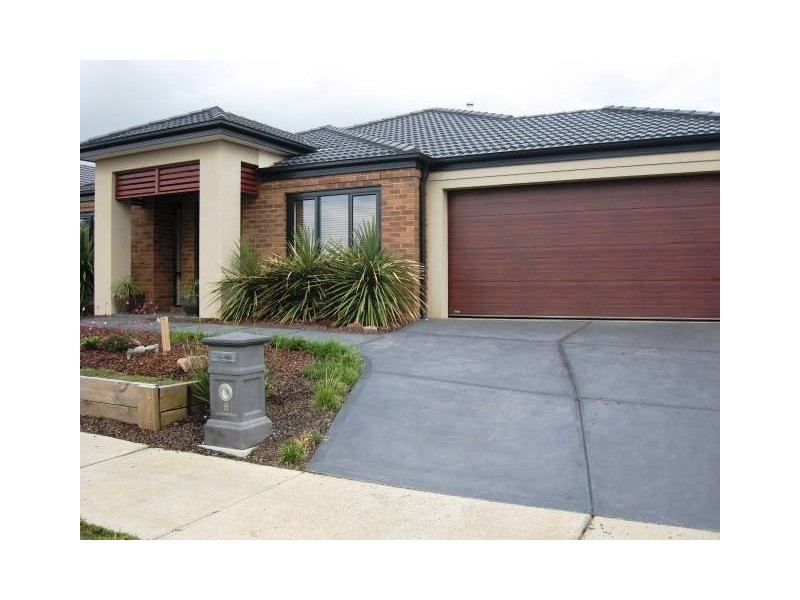 8 Teatree Court, Lyndhurst VIC 3975