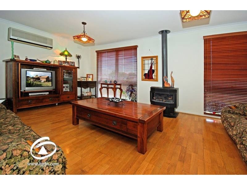 7 Robb Court, Hampton Park VIC 3976