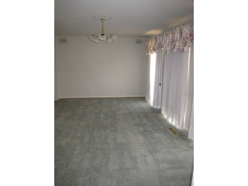 5 Cressonierre Court, Hallam VIC 3803