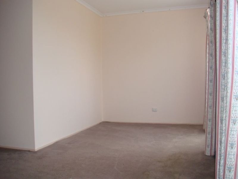 11 Valley View Rise, Hampton Park VIC 3976