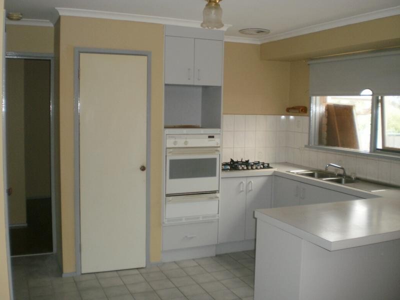 26 Warana Drive, Hampton Park VIC 3976