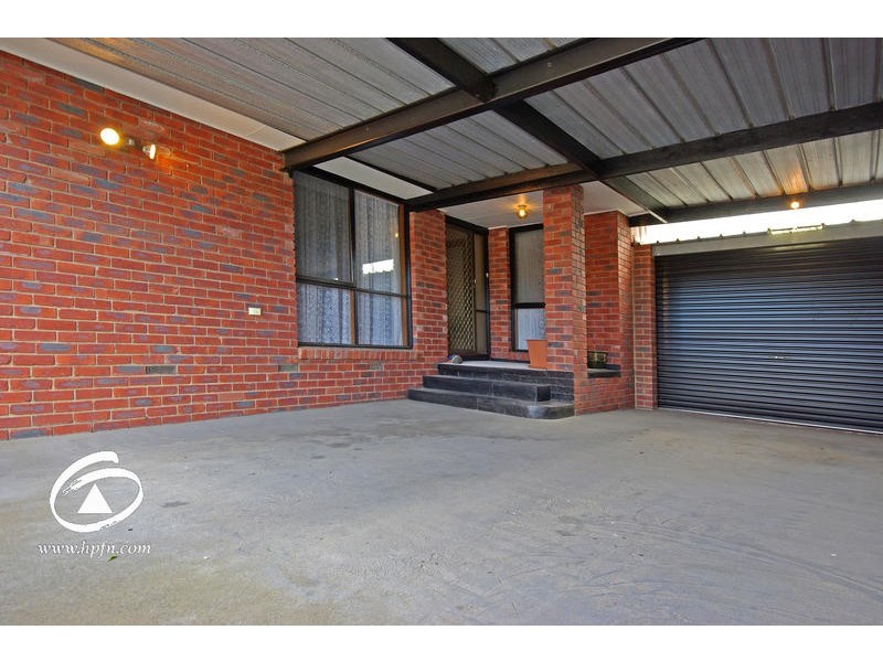 2 Hughes Court, Hampton Park VIC 3976