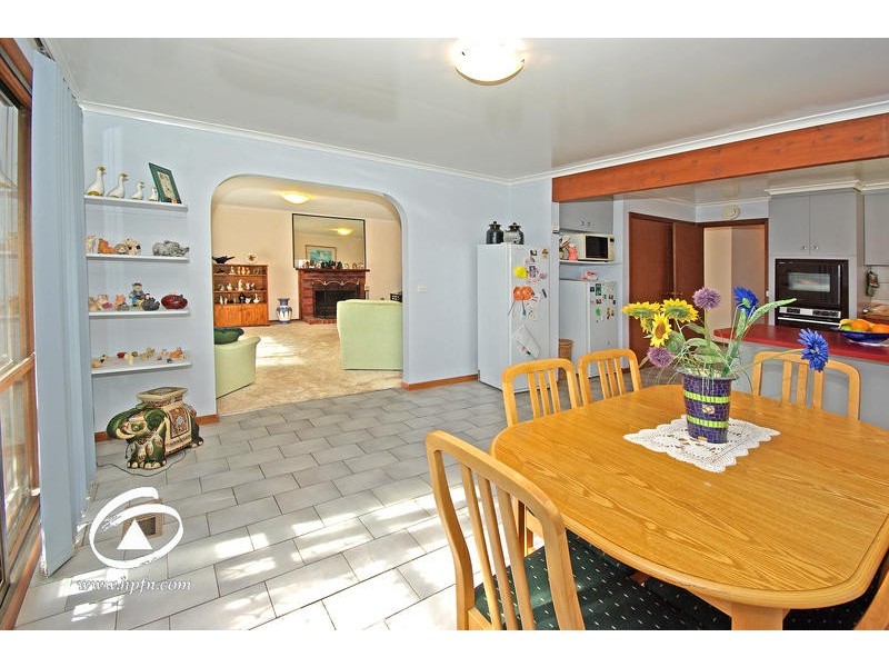 2 Hughes Court, Hampton Park VIC 3976