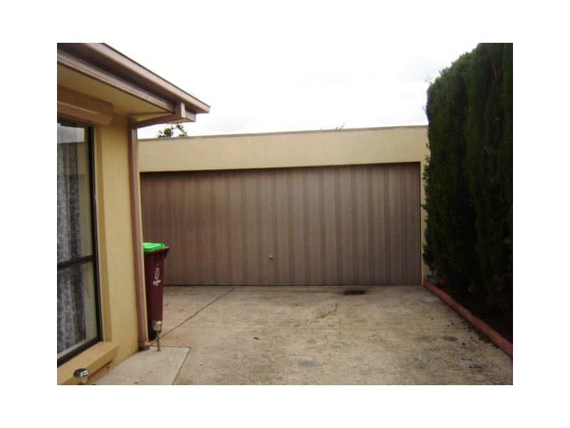 25 General Joshua Drive, Hampton Park VIC 3976