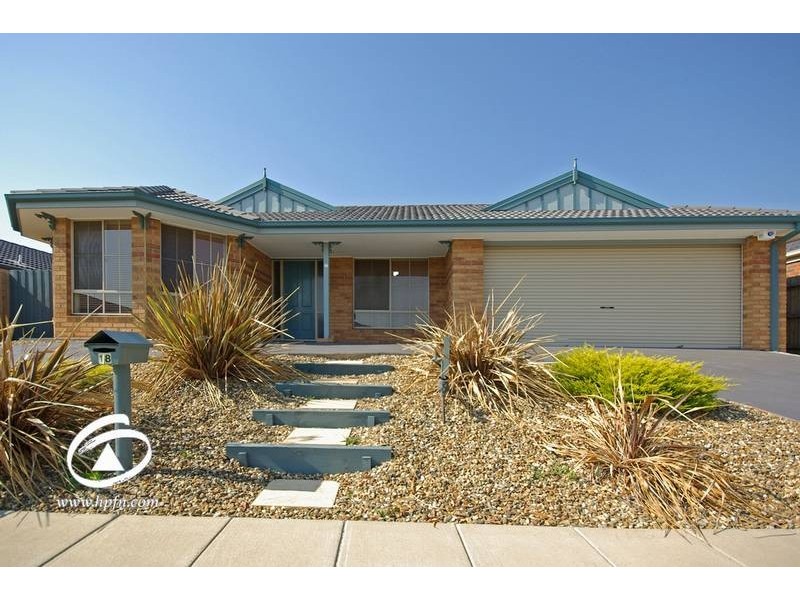 18 Henning Avenue, Lynbrook VIC 3975