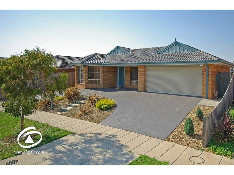 18 Henning Avenue, Lynbrook VIC 3975