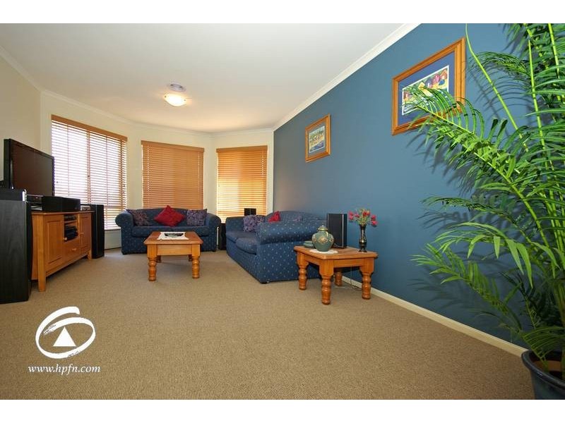 18 Henning Avenue, Lynbrook VIC 3975