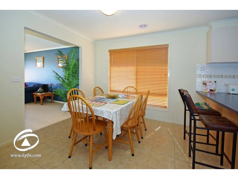 18 Henning Avenue, Lynbrook VIC 3975