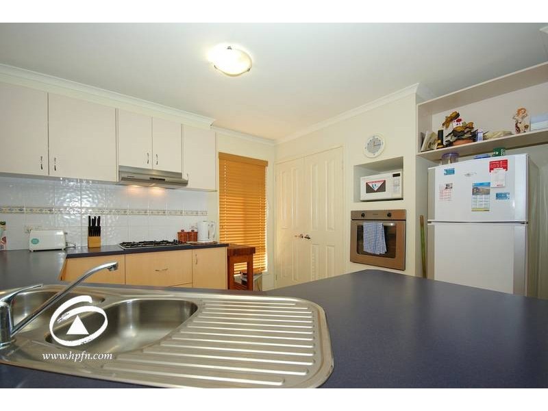 18 Henning Avenue, Lynbrook VIC 3975