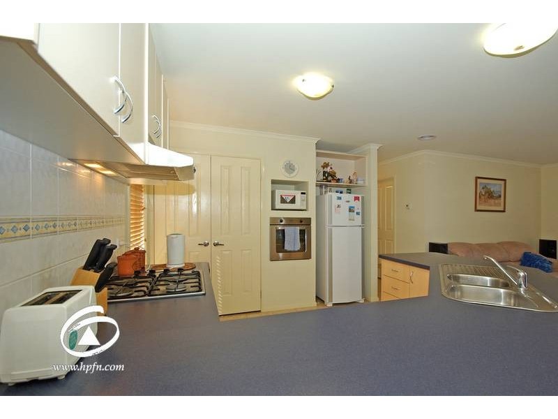 18 Henning Avenue, Lynbrook VIC 3975