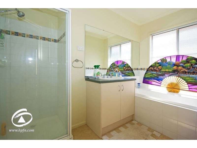 18 Henning Avenue, Lynbrook VIC 3975