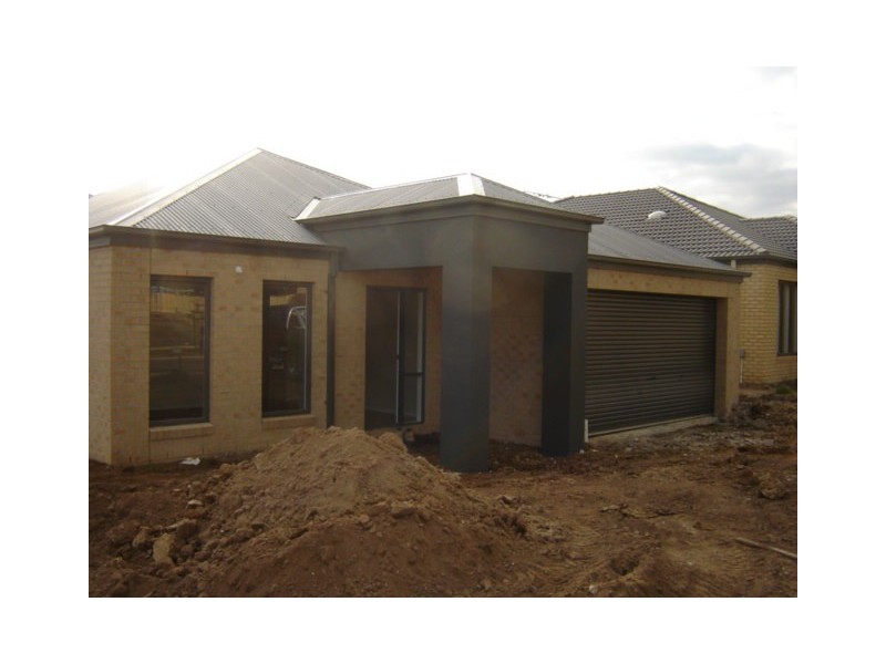 1295 Stanhope Ave, Berwick VIC 3806