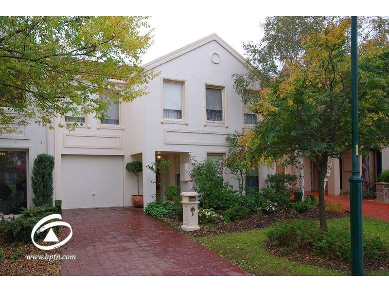 9 Tranter Square, Lynbrook VIC 3975