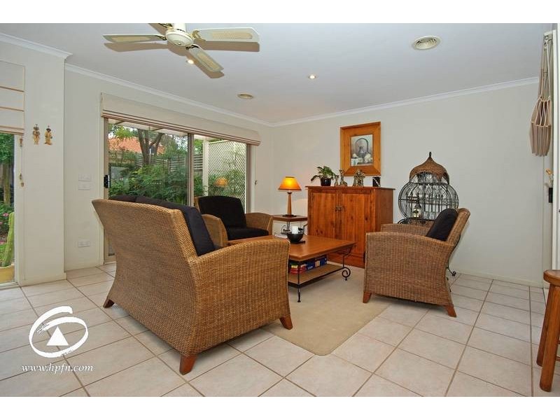 9 Tranter Square, Lynbrook VIC 3975