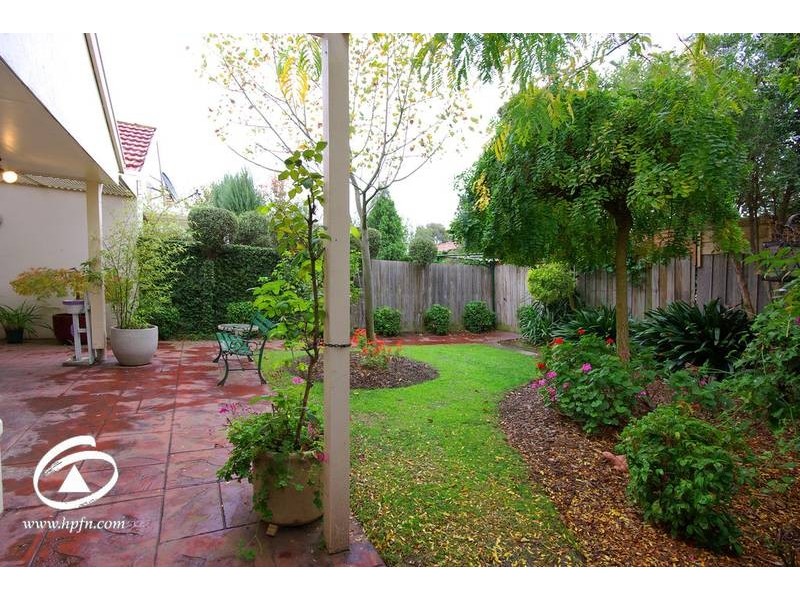 9 Tranter Square, Lynbrook VIC 3975