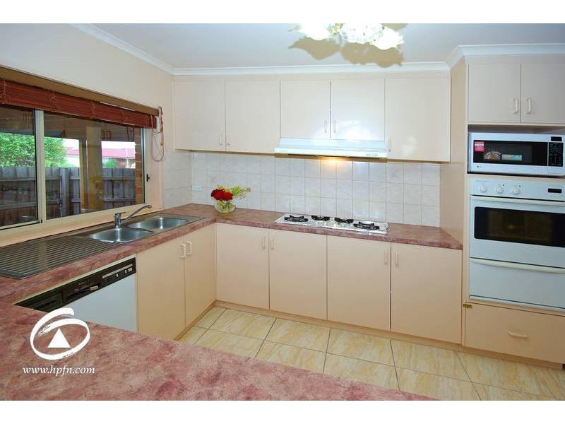 11 Nimbus Court, Hampton Park VIC 3976