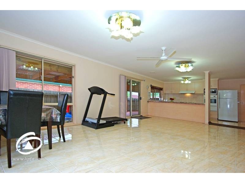 11 Nimbus Court, Hampton Park VIC 3976